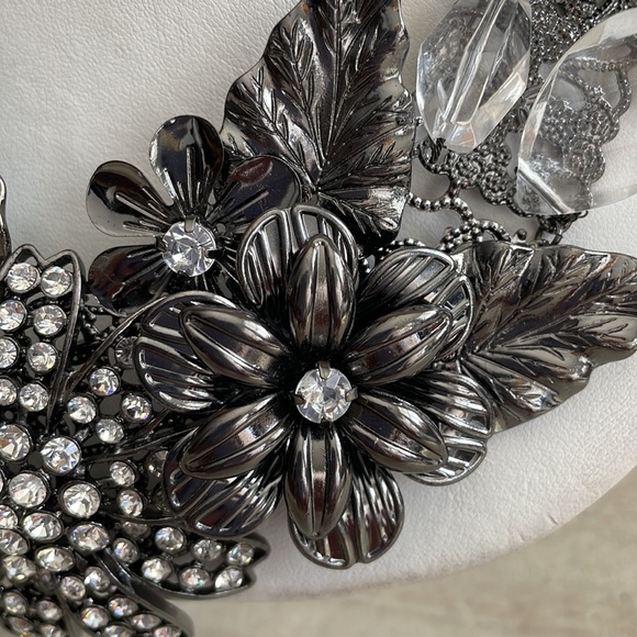 Bold and unique necklace by Mixit. NWT. - Picture 4 of 6